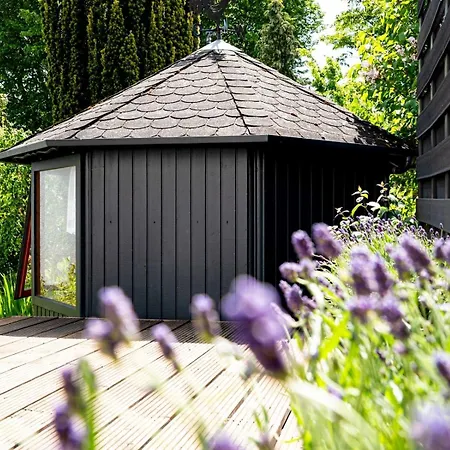 Unter Den Linden Semesterbostad